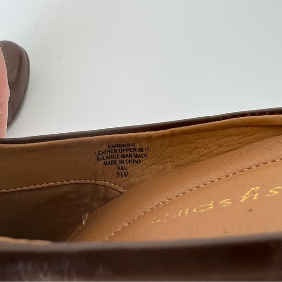 Easy Spirit Women’s  9.5 M Leather Clogs Slip On Mules Brown Heels New - Picture 6 of 9